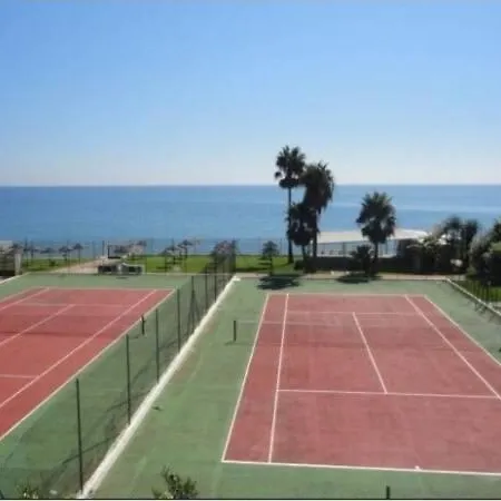 Apartman Alhamar Cabopino Living